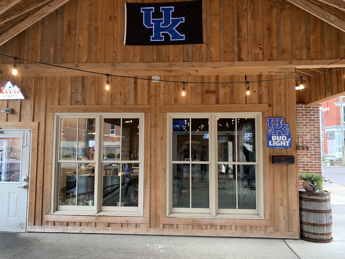 Garrett's On Broadway